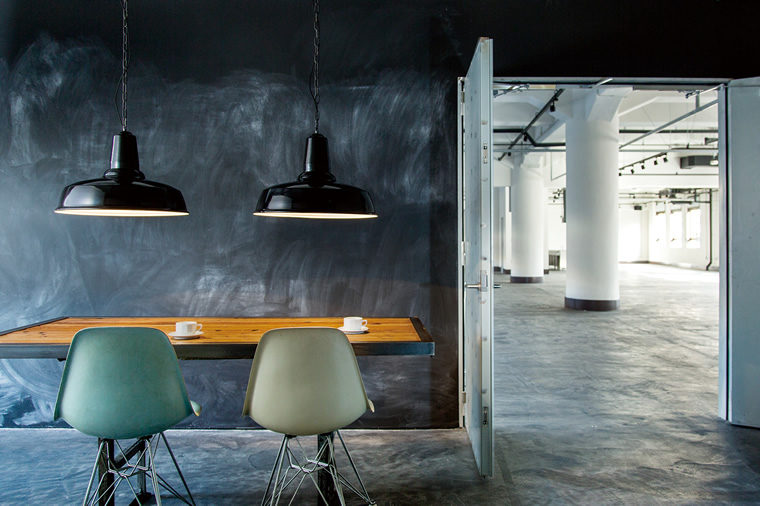 インダストリアルデザインのペンダントライトで男前インテリアのお部屋に♪