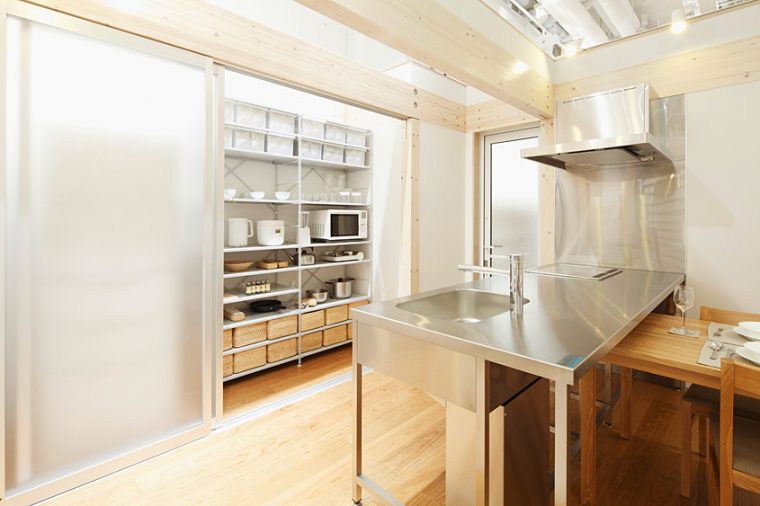 これは必見!!すっきり片付くパントリー収納方法①