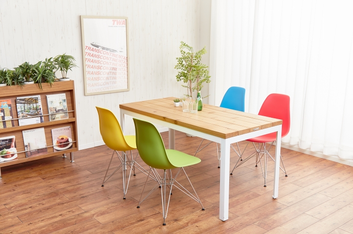 大人気イームズチェアDSRのご紹介の画像