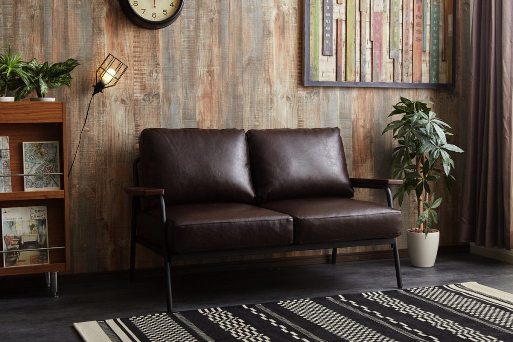 当店大人気シリーズ♪アイアンフレームと天然木の異素材MIXでお部屋を彩るソファ「Basquiat」シリーズのご紹介。の画像