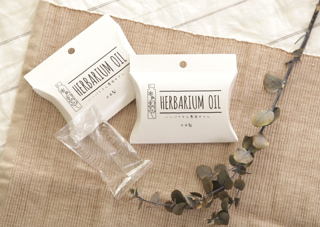 初心者でも簡単たのしい！ハーバリウムの作り方♪の画像