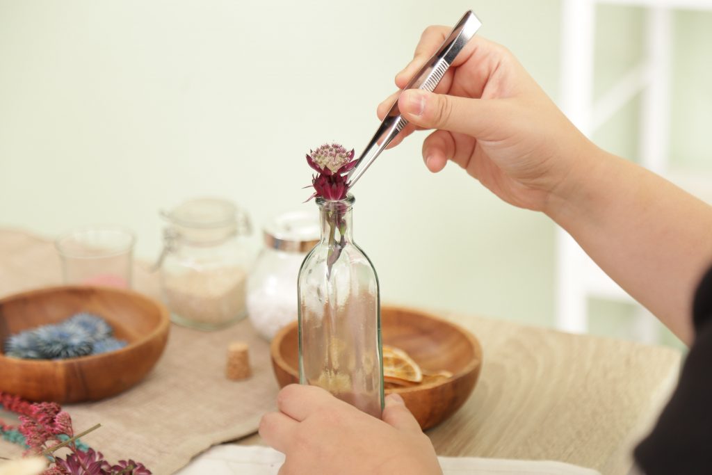 初心者でも簡単たのしい！ハーバリウムの作り方♪の画像