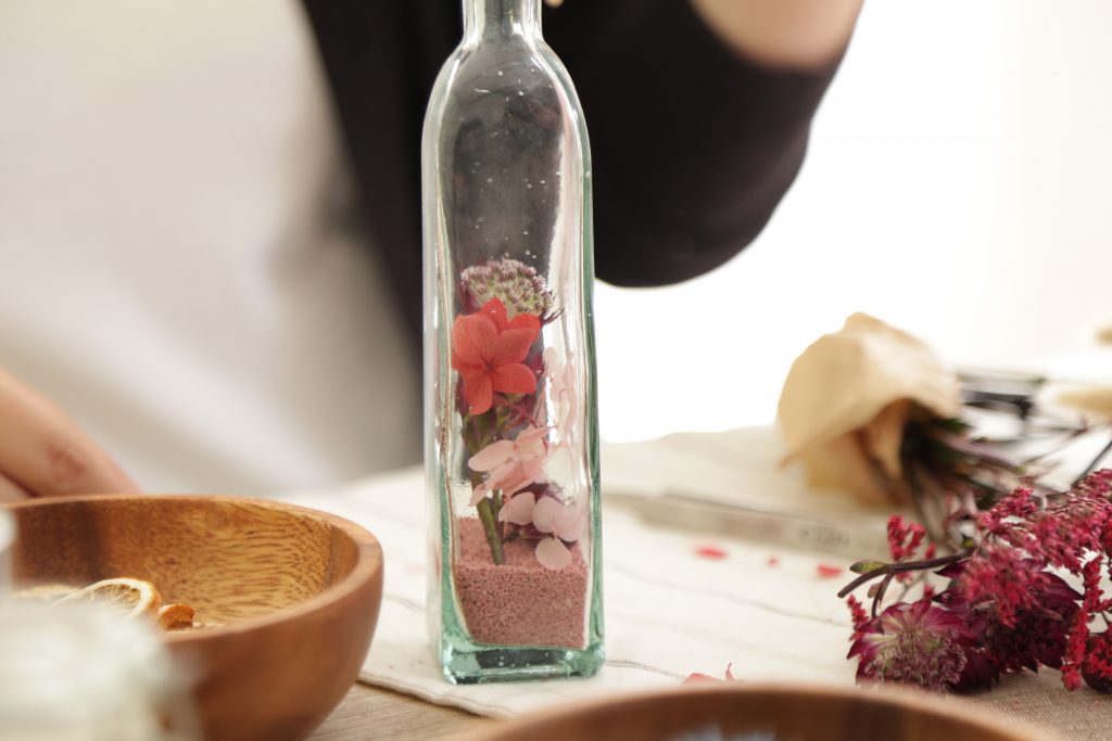 初心者でも簡単たのしい！ハーバリウムの作り方♪の画像