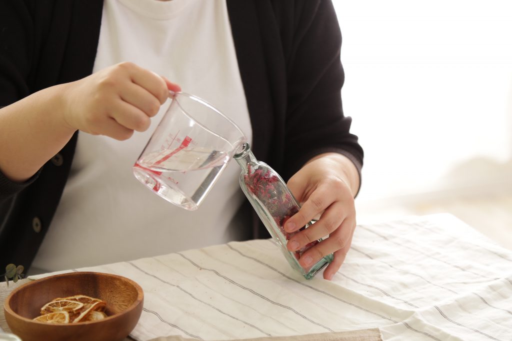 初心者でも簡単たのしい！ハーバリウムの作り方♪の画像