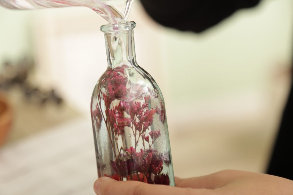 初心者でも簡単たのしい！ハーバリウムの作り方♪の画像