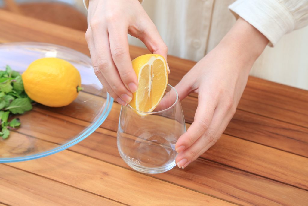 ピクニックのお供に！スカッと美味しいレモンスカッシュの作り方♪の画像