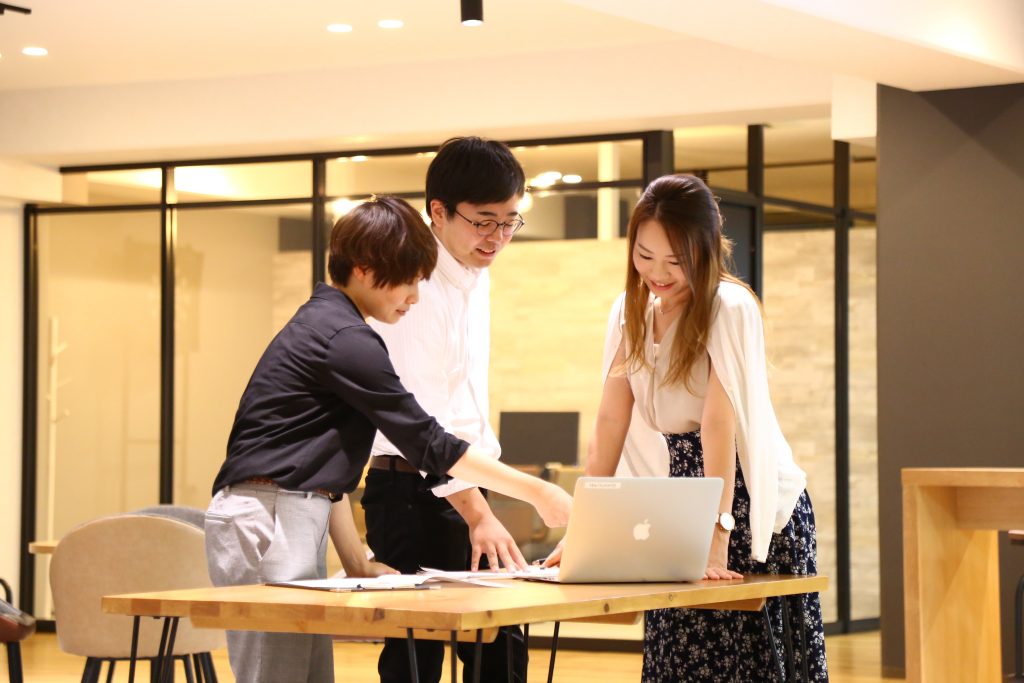 最新オフィスには欠かせない！カフェスペースの効果とおすすめ家具のご紹介♪の画像